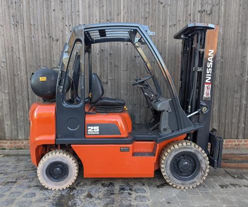 Heftruck - Nissan UD02A25P0 - 2,5ton, Zakelijke goederen, Machines en Bouw | Heftrucks en Intern transport, Heftruck, LPG, 2000 tot 3000 kg