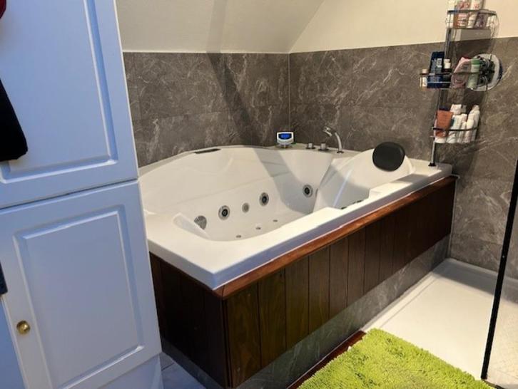 Whirlpoolbad / Bubbelbad, Tuin en Terras, Bubbelbaden en Hottubs, Gebruikt, Vast, Ophalen