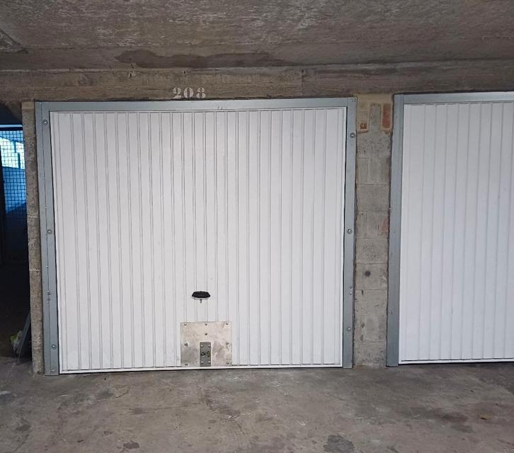 Garage à louer à Marcinelle, Immo, Garages & Places de parking, Charleroi