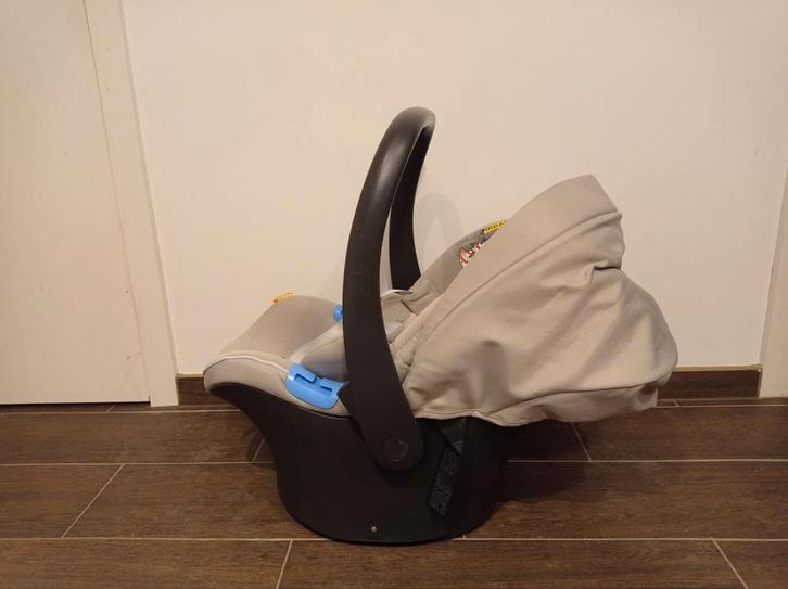 Autostoel in topstaat + gratis babyspullen, Kinderen en Baby's, Kinderwagens en Combinaties, Zo goed als nieuw, Ophalen