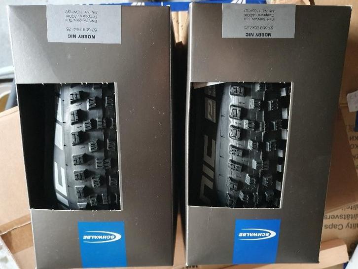 2 pneus schwalbe nobby nic 26 x 2.25 Tubeless ready NEUFS, Fietsen en Brommers, Fietsonderdelen, Nieuw, Mountainbike, Band, Ophalen of Verzenden