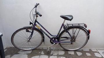 Damesfiets, 52 cm, 6 versnellingen, nieuwe banden beschikbaar voor biedingen