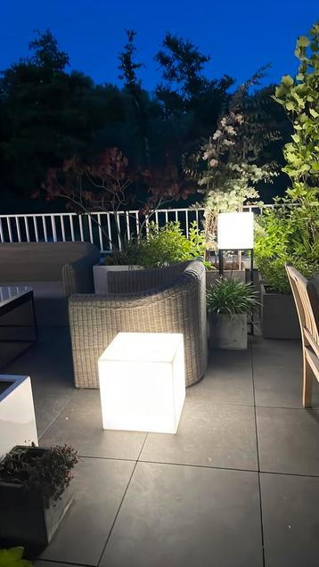 verlichting tuin beschikbaar voor biedingen