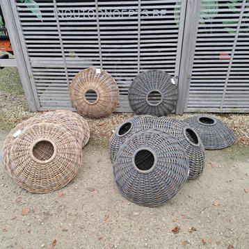 ROTAN mand decoratie of lampkap of creatief beschikbaar voor biedingen