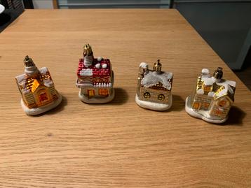 Kerstdecoratie. Set van 4 huisjes., Diversen, Kerst, Ophalen, Zo goed als nieuw