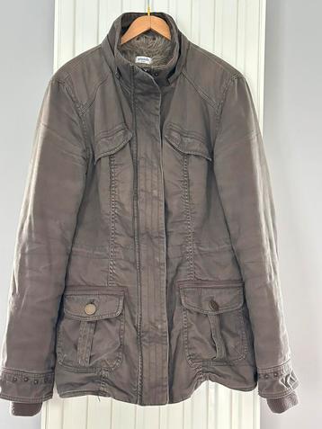 Manteau dame taille 38 beschikbaar voor biedingen