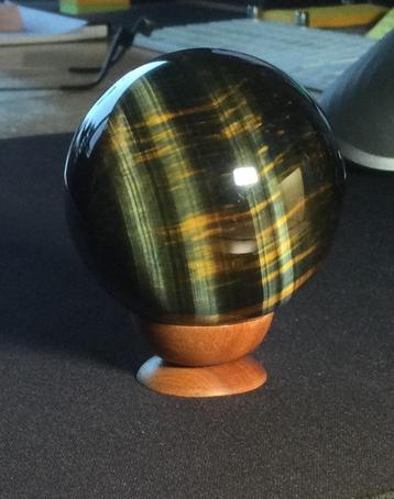 Halfedelsteen bol 6cm diameter tijgeroog beschikbaar voor biedingen