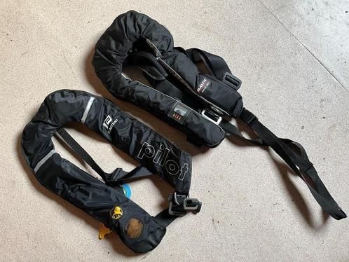 2 automatische reddingsvesten – Plastimo & Baltic, Watersport en Boten, Watersportkleding, Zo goed als nieuw, Reddingsvest of Zwemvest