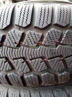 winterbanden dacia duster, Auto-onderdelen, Banden en Velgen, Ophalen, Winterbanden, Band(en)