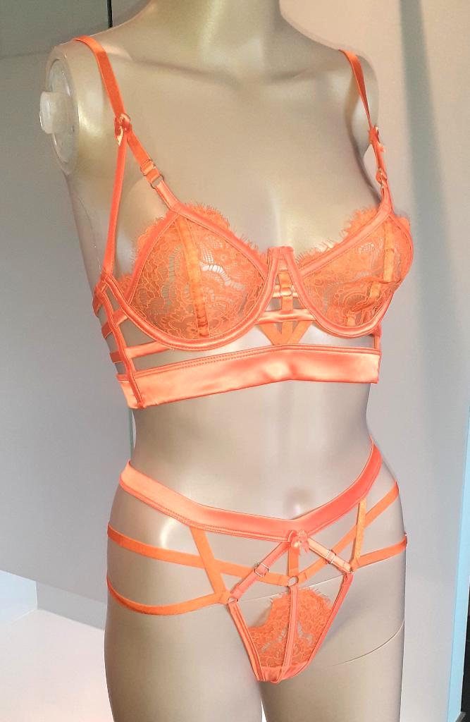 Lingerie setje 70C XS Mitzy oranje Hunkemoller, Kleding | Dames, Ondergoed en Lingerie, Setje, Oranje, Ophalen of Verzenden