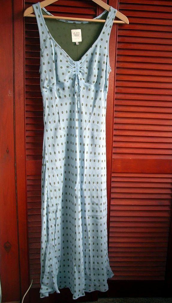 Belle robe bleue ciel à pois vert - La City (Paris), Kleding | Dames, Jurken, Zo goed als nieuw, Maat 42/44 (L), Blauw, Boven de knie