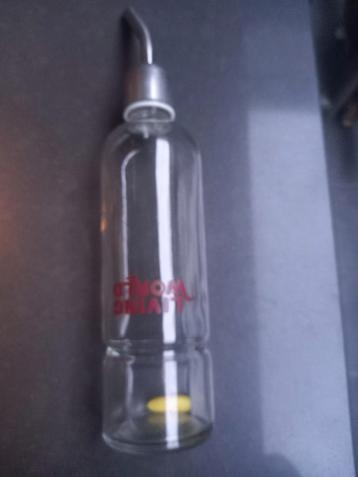 KNAAGDIER:  GLAZEN DRINKFLES LIVING WORLD beschikbaar voor biedingen