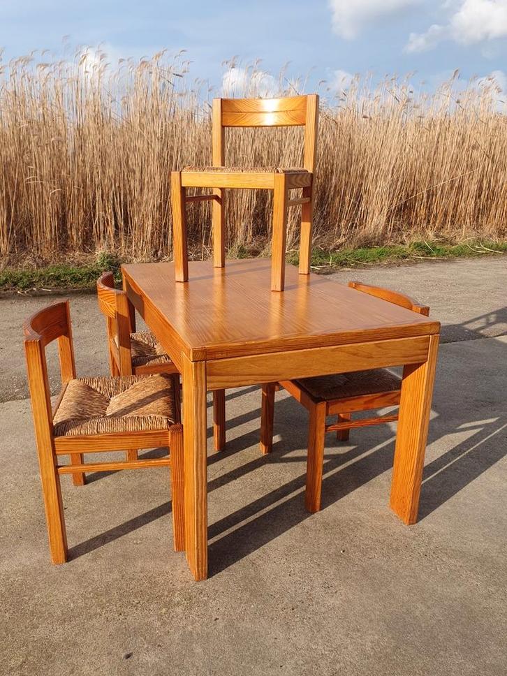 Ensemble de table à manger vintage en pin avec 4 chaises | d, Maison & Meubles, Salles à manger complètes, Enlèvement