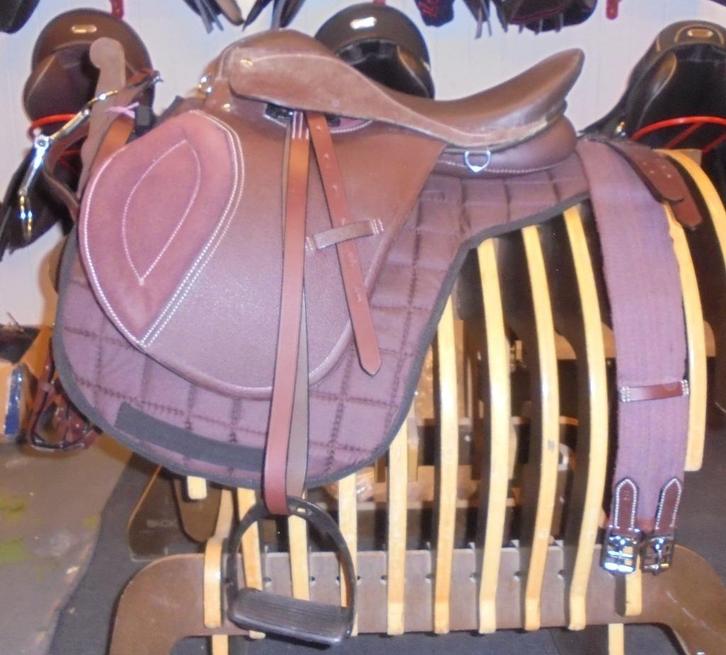 Kit de selle complet en cuir brun 15" 16,5" 17,5" EN STOCK !, Dieren en Toebehoren, Paarden en Pony's | Zadels, Nieuw, Ophalen of Verzenden
