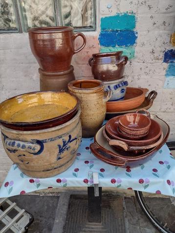 Oud aardewerk voor de keuken beschikbaar voor biedingen