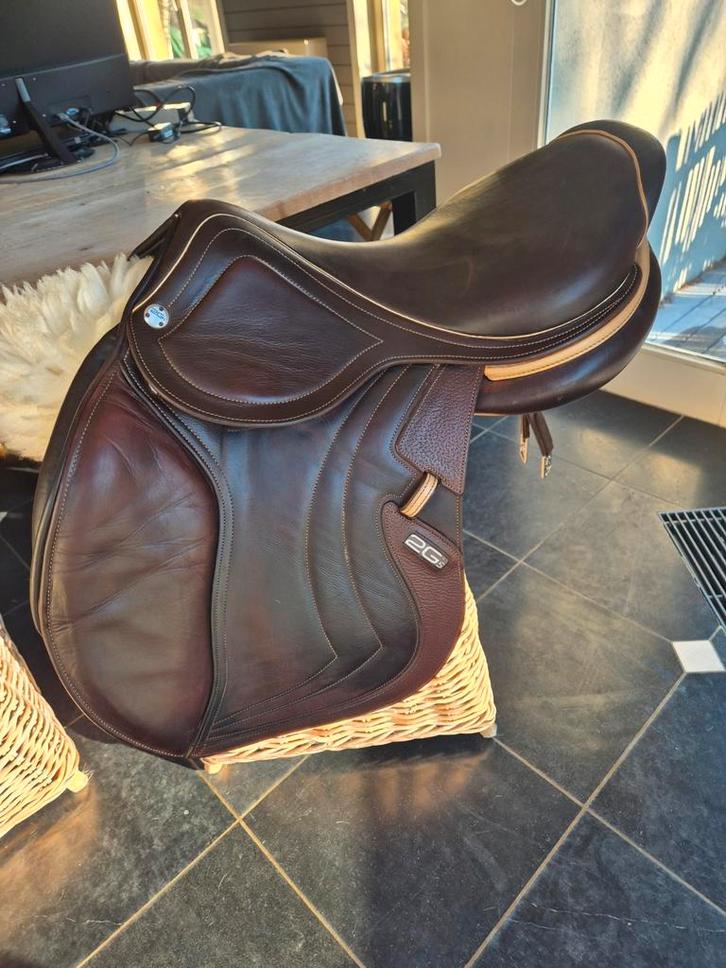 Selle CWD Mademoiselle 17 2L semi plate, Dieren en Toebehoren, Paarden en Pony's | Zadels