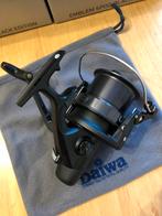 Daiwa Emblem Spod Black Edition, Sports nautiques & Bateaux, Pêche à la ligne | Carpes, Moulinet, Neuf