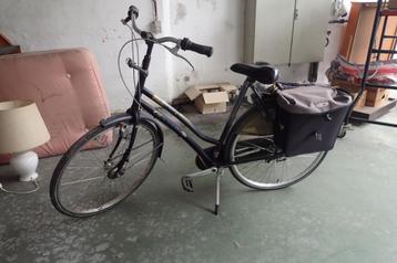 Degelijke damesfiets - in uitstekende staat beschikbaar voor biedingen