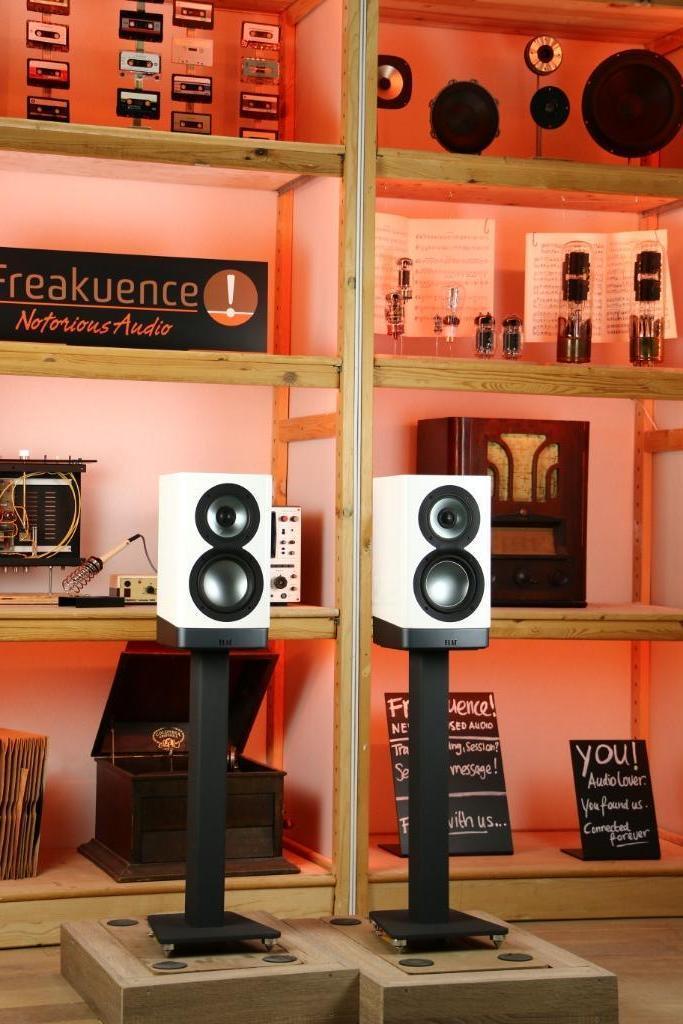 Elac ARB-51 / ARB 51 + stands INRUIL OK. Met deukje in unit., Audio, Tv en Foto, Luidsprekerboxen, Zo goed als nieuw, Front, Rear of Stereo speakers