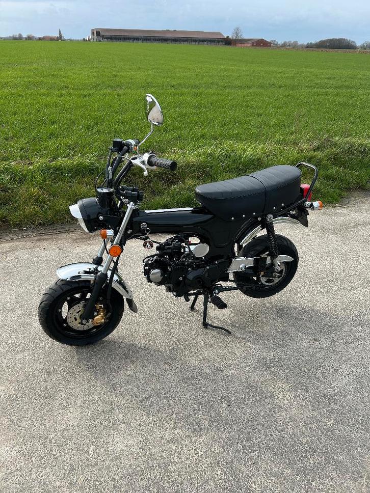 2023 Zhenhua DAX 317KM nieuwstaat, Fietsen en Brommers, Brommers | Honda, Zo goed als nieuw, Klasse A (25 km/u), Ophalen