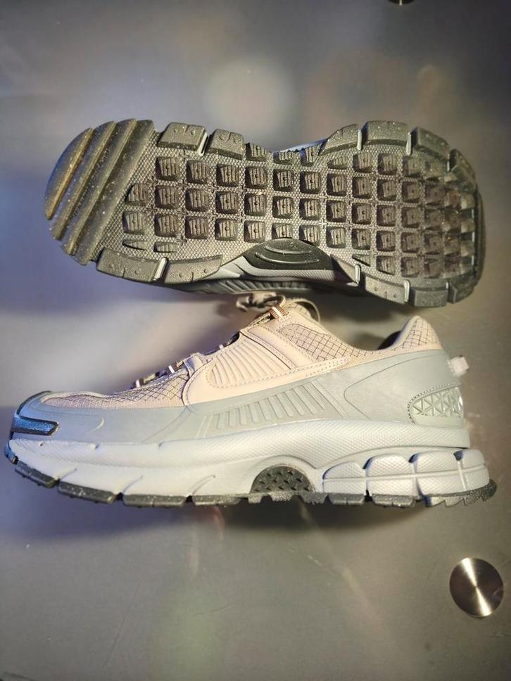 OG Nike Zoom Vomero Roam winterized, Vêtements | Hommes, Chaussures, Neuf, Baskets, Blanc, Enlèvement ou Envoi