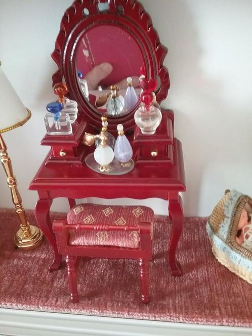 Meubeltjes en toebehoren, Verzamelen, Poppenhuizen en Toebehoren, Zo goed als nieuw, Poppenhuis, Ophalen