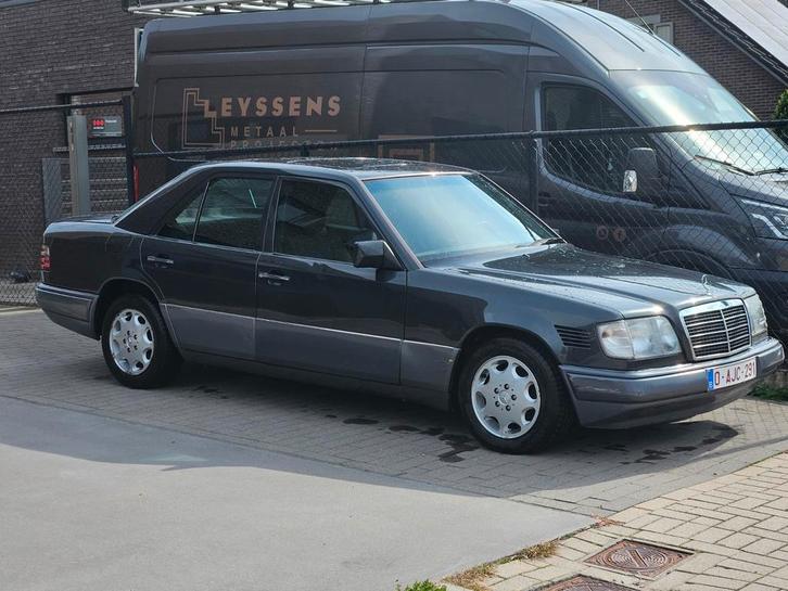 Mercedes E250 diesel 1994 w124, Auto's, Mercedes-Benz, Particulier, Elektrische ramen, Diesel, Stof, Ophalen