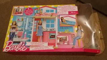 Mooi Barbie poppenhuis. beschikbaar voor biedingen