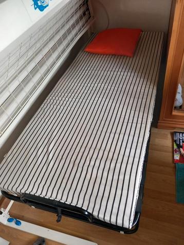 Opplooibaar bed beschikbaar voor biedingen