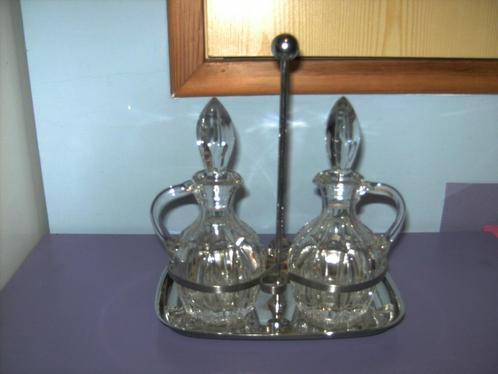 2 Glazen karafjes op unox schotel. (vintage), Antiek en Kunst, Antiek | Glaswerk en Kristal, Ophalen of Verzenden