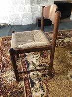 Mooie houten stoel 2 stuks beschikbaar 25€ per stuk, Antiquités & Art, Antiquités | Meubles | Chaises & Canapés, Enlèvement ou Envoi