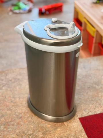 Geurdichte Ubbi luieremmer inox beschikbaar voor biedingen