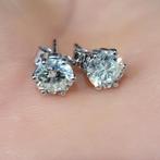 Diamanten oorbellen 18 karaat witgoud, Handtassen en Accessoires, Oorbellen, Ophalen, Wit, Zo goed als nieuw, Met edelsteen