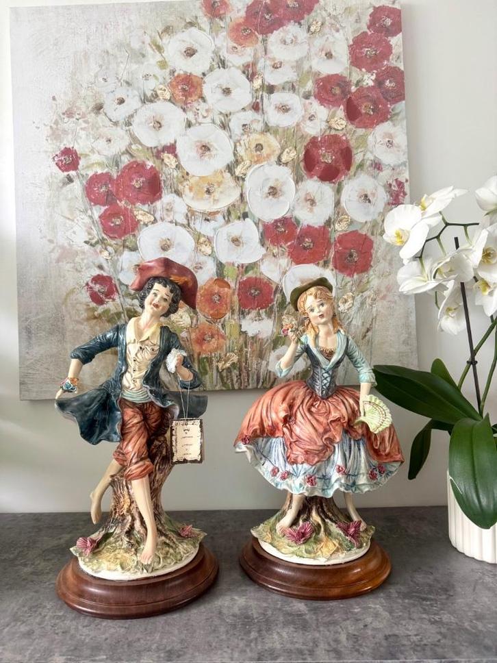 Paar beeldjes in rococostijl / Pastorale scène, Antiek en Kunst, Kunst | Beelden en Houtsnijwerken, Ophalen