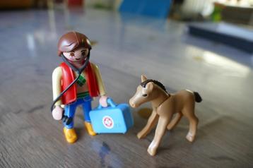 Playmobiel dierenarts met veulen beschikbaar voor biedingen