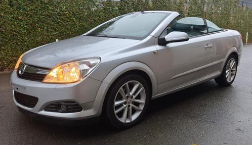 Opel Astra Cabriolet. 1.6 Benzine black edition. Km. 118700, Auto's, Opel, Bedrijf, Astra, ABS, Airbags, Airconditioning, Bluetooth