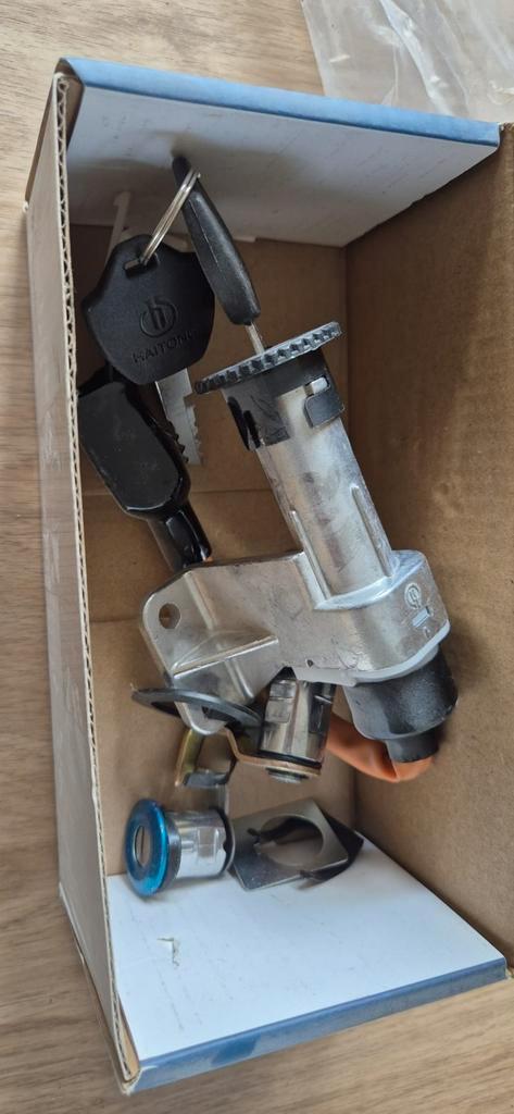 Contactslot 50cc scooter nieuwe, Fietsen en Brommers, Brommeronderdelen | Algemeen, Zo goed als nieuw, Carburateur, Ophalen of Verzenden