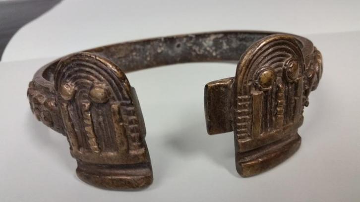 Dekoggoro bronzen armband of armband, Gan, Antiek en Kunst, Kunst | Niet-Westerse kunst, Ophalen