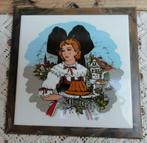 Wandtegel met vrouw in klederdracht, Alsace,Elzas, Frankrijk, Antiek en Kunst, Ophalen of Verzenden