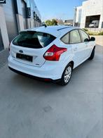 FOCUS - BENZINE - MANUEEL - 11/14 - 70.750km - BUDGET, Auto's, Euro 5, Stof, Zwart, Wit
