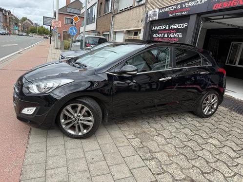 Hyundai i30 1600 benzine 135pk Volledige opties 69 km, Auto's, Hyundai, Bedrijf, Te koop, i30, ABS, Achteruitrijcamera, Airbags