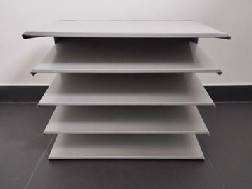 Lichtgrijs metalen sorteerrekje voor documenten  beschikbaar voor biedingen