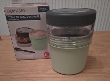 Yoghurt to go container beschikbaar voor biedingen