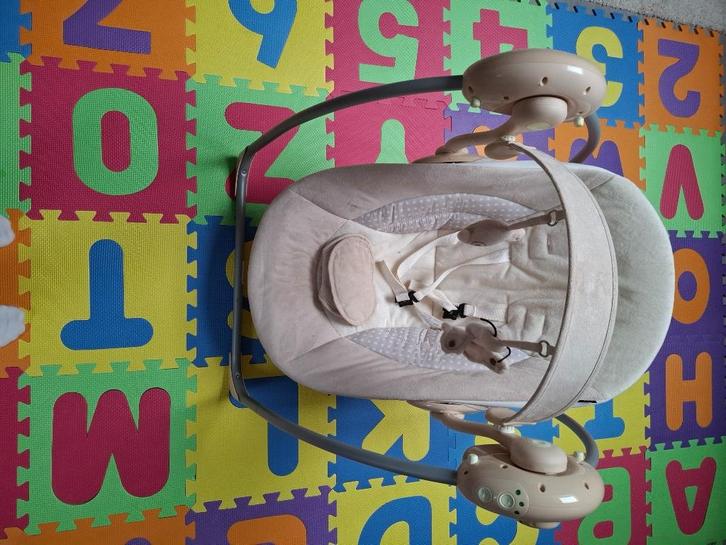 Babyschommel met muziek, Kinderen en Baby's, Wipstoeltjes, Zo goed als nieuw, Schommelstoel, Overige merken, Ophalen of Verzenden
