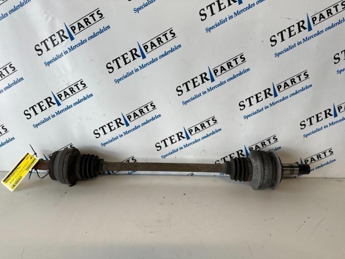 Aandrijfas rechts-achter van een Mercedes S-Klasse, Auto-onderdelen, Remmen en Aandrijving, Mercedes-Benz, Gebruikt, 3 maanden garantie