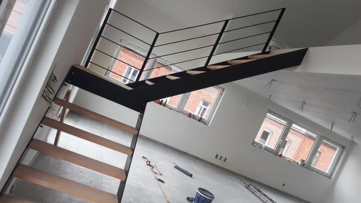 Escaliers, Doe-het-zelf en Bouw, Ladders en Trappen, Nieuw, Trap, 4 meter of meer, Ophalen