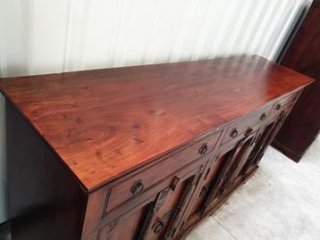 Prachtig koloniaal dressoir. Het kan geleverd worden. beschikbaar voor biedingen