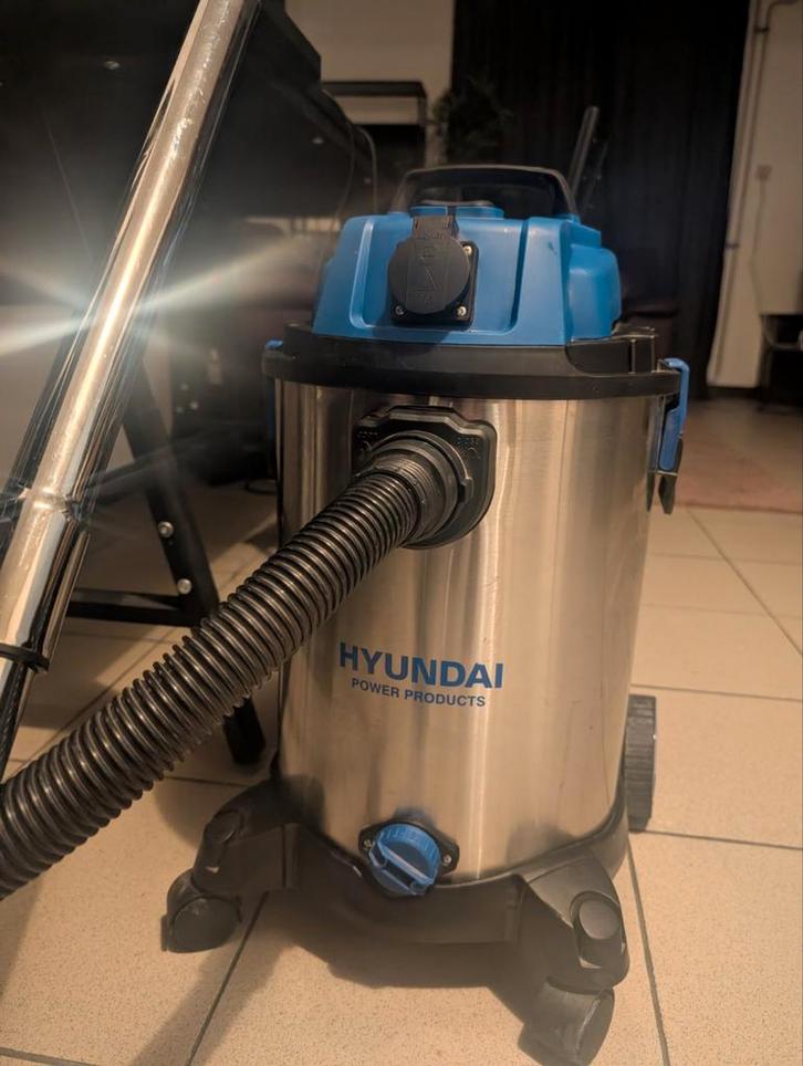 Hyundai professionele stofzuiger, Elektronische apparatuur, Stofzuigers, Stofzuiger, Reservoir, Ophalen