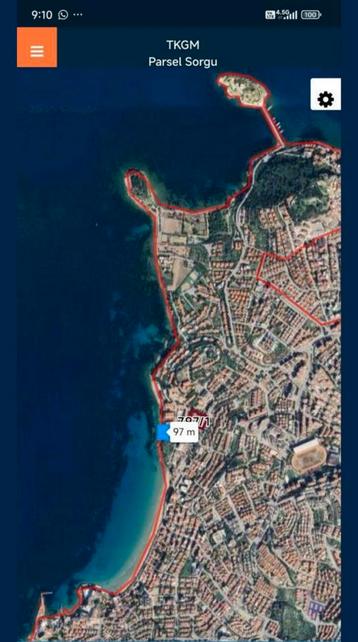 Triplex meublé à vendre à 100 mètres de la mer à Kuşadası.  beschikbaar voor biedingen