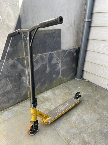 Stunt step(goud-zwart), Enlèvement, Utilisé, Step simple, Nkd